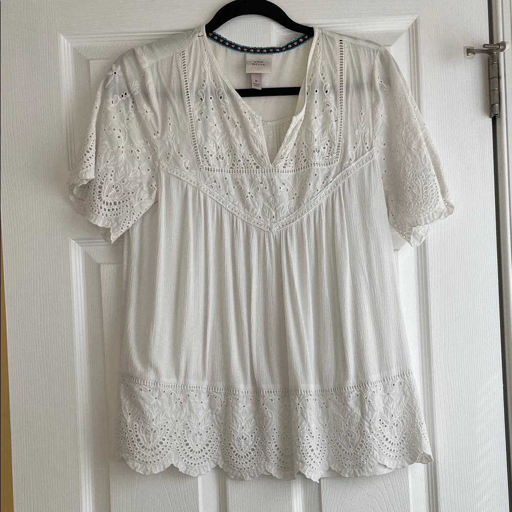 Knox Rose White Eyelet Blouse